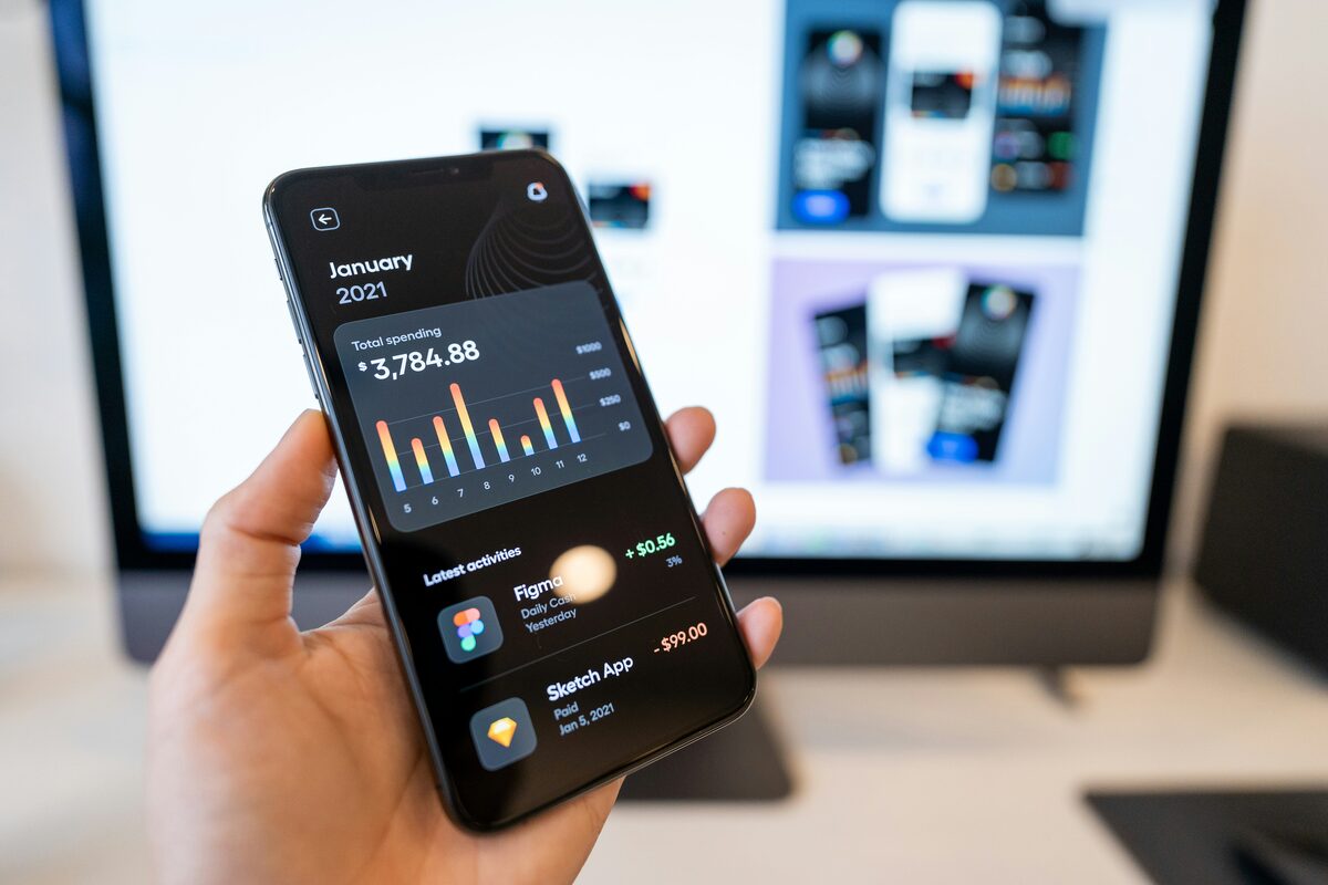 Interface mobile illustrant des services numériques